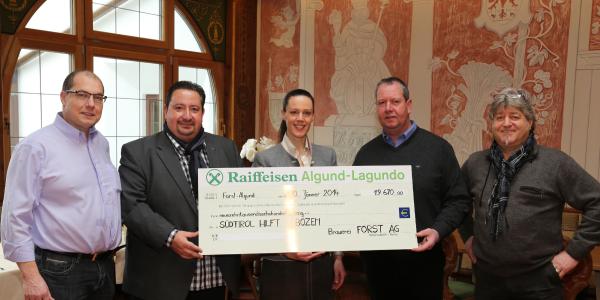 25.000 Euro an Spendengelder zugunsten von „Südtirol hilft“ erwirtschaftet - Großer Erfolg für den Forster Weihnachtswald